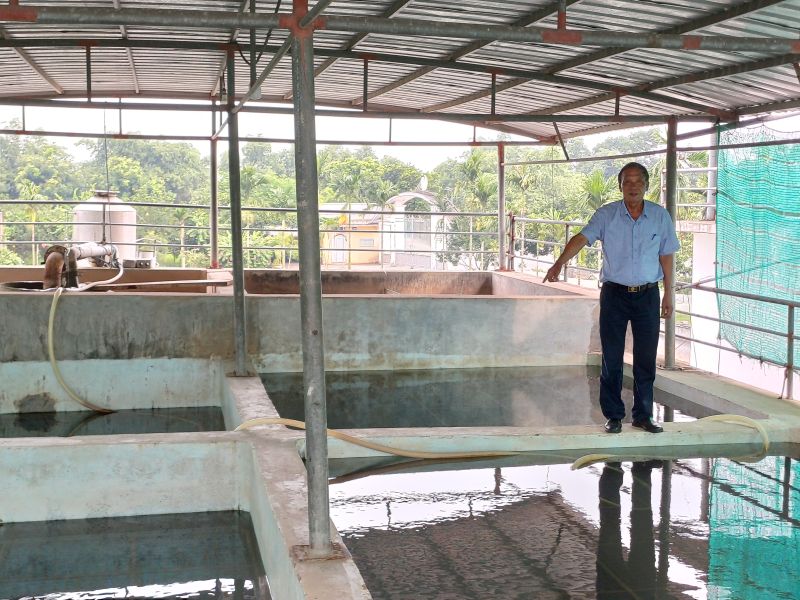 Ông Hoàng Quốc Lập kiểm tra quá trình vận hành của Nhà máy nước sạch tại xã Đông Quan, huyện Đông Hưng Ông Hoàng Quốc Lập kiểm tra quá trình vận hành của Nhà máy nước sạch tại xã Đông Quan, huyện Đông Hưng