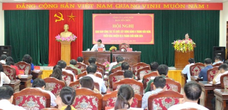 Quang cảnh hội nghị