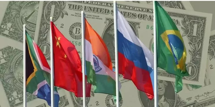 Chiến dịch phi USD hóa: BRICS chuyển kế hoạch B, ‘ngai vàng’ của đồng bạc xanh bị đe dọa? (Nguồn: The Globaleconomics)