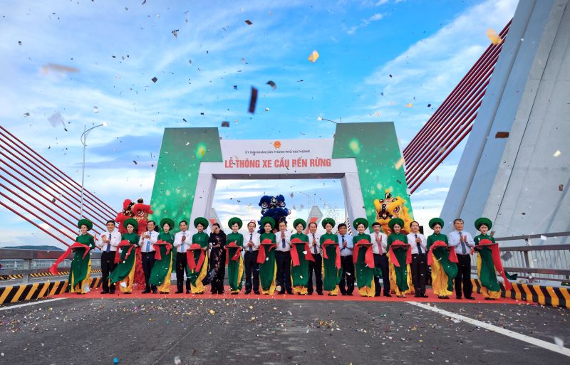 Lễ Thông xe cầu Bến Rừng nối huyện Thủy Nguyên, TP. Hải Phòng và thị xã Quảng Yên, tỉnh Quảng Ninh