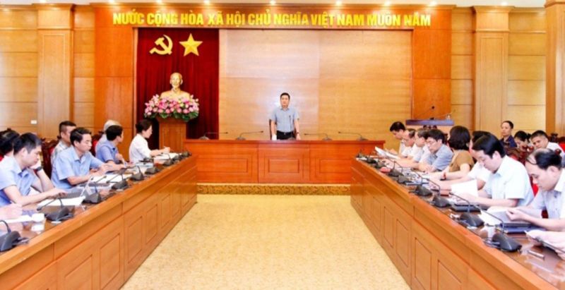 Phó Chủ tịch phụ trách UBND tỉnh Vĩnh Phúc Vũ Việt Văn làm việc với Sở Kế hoạch và Đầu tư và các đơn vị liên quan về vấn đề nước sạch.