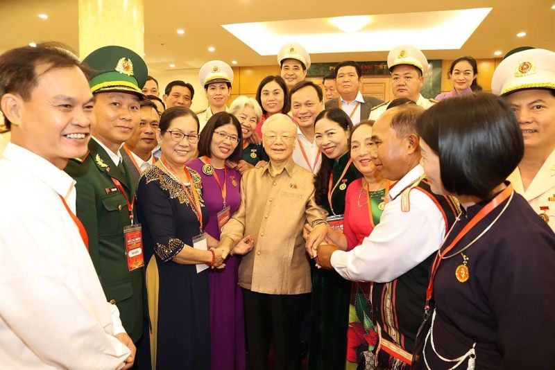 Tổng Bí thư Nguyễn Phú Trọng gặp mặt thân mật Đoàn đại biểu điển hình tiêu biểu toàn quốc  trong việc học tập và làm theo tư tưởng, đạo đức, phong cách Hồ Chí Minh năm 2023 tại trụ sở Trung ương Đảng ngày 2/11/2023. (Nguồn: TTXVN)