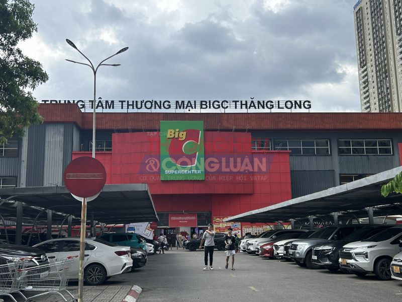 Hà Nội: Trung tâm Thương mại Big C Thăng Long bày bán nhiều hàng hoá không rõ nguồn gốc xuất xứ, thiếu tem nhãn phụ Tiếng Việt