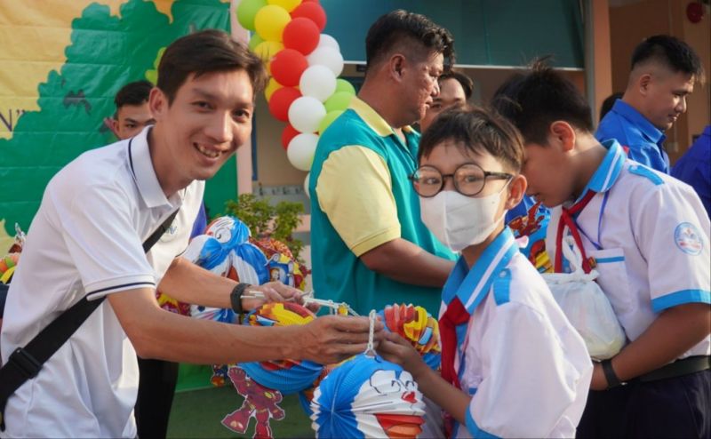 Bảo vệ trẻ em khỏi ảnh hưởng bởi những sản phẩm, đồ chơi, trò chơi có tính bạo lực, phản giáo dục, kém chất lượng, độc hại, nguy hiểm, không phù hợp với trẻ em.