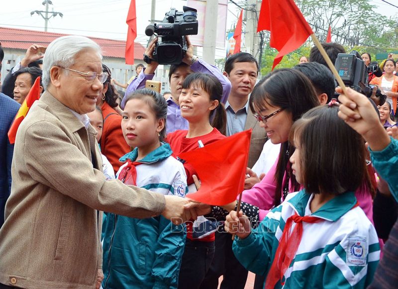 Ngày 13-11-2016, Tổng Bí thư Nguyễn Phú Trọng dự Ngày hội đại đoàn kết toàn dân tộc tại thôn Phật Tích, xã Phật Tích, huyện Tiên Du