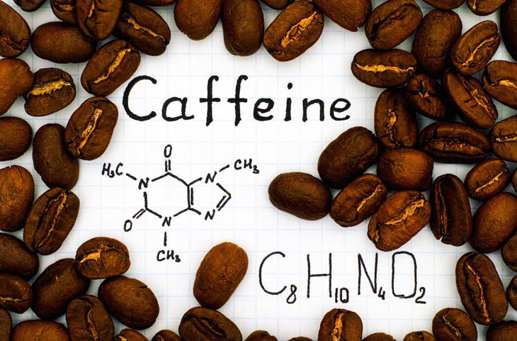 Hạn chế caffeine có thể giúp cải thiện tình trạng kinh nguyệt ra ít