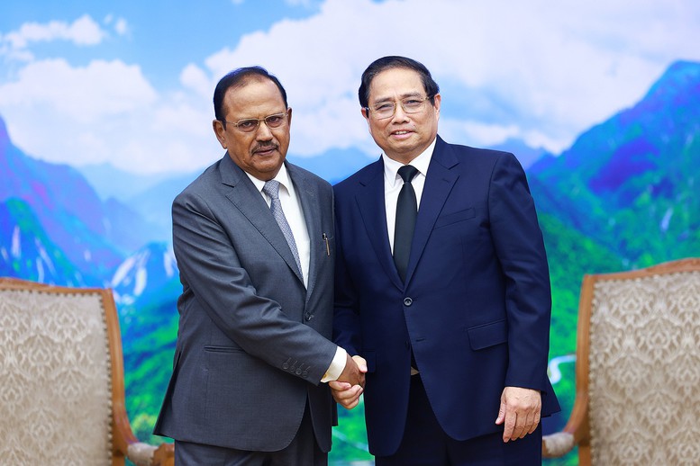 Thủ tướng Phạm Minh Chính tiếp Cố vấn An ninh quốc gia Ấn Độ Ajit Doval - Ảnh: VGP/Nhật Bắc