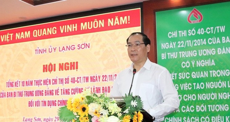 Phó Chủ tịch Thường trực UBND tỉnh Lạng Sơn Dương Xuân Huyên, Trưởng Ban đại diện Hội đồng quản trị Ngân hàng Chính sách xã hội (NHCSXH) tỉnh Lạng Sơn phát biểu tại hội nghị