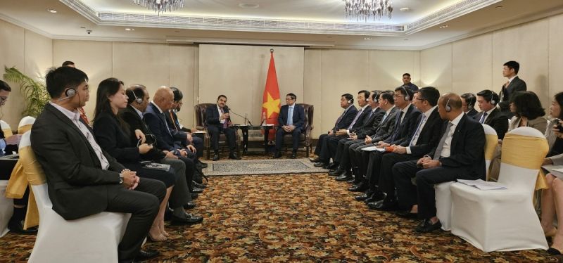 Thủ tướng làm việc với lãnh đạo tập đoàn dầu thô và khí đốt lớn nhất Ấn Độ