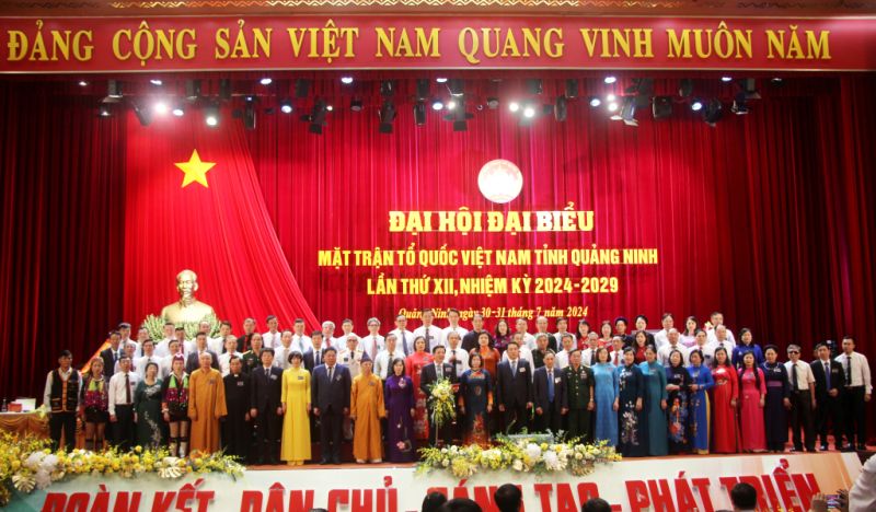 Ủy ban MTTQ Việt Nam tỉnh Quảng Ninh khóa XII, nhiệm kỳ 2024-2029 ra mắt Đại hội. Ảnh: QMG