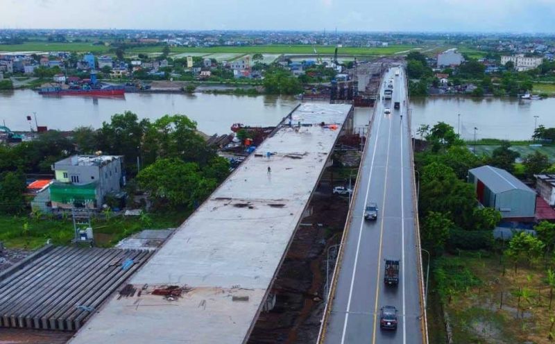 phấn đấu hợp long hạng mục cầu Lạc Quần, hoàn thành gia tải toàn tuyến trước ngày 1/1/2025