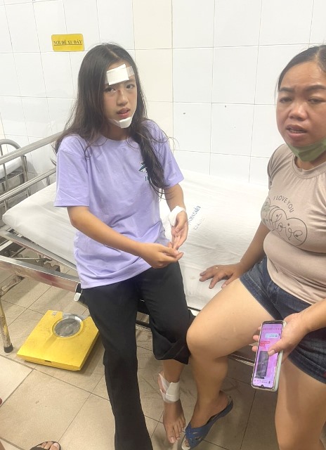 Một người phụ nữ bị thương