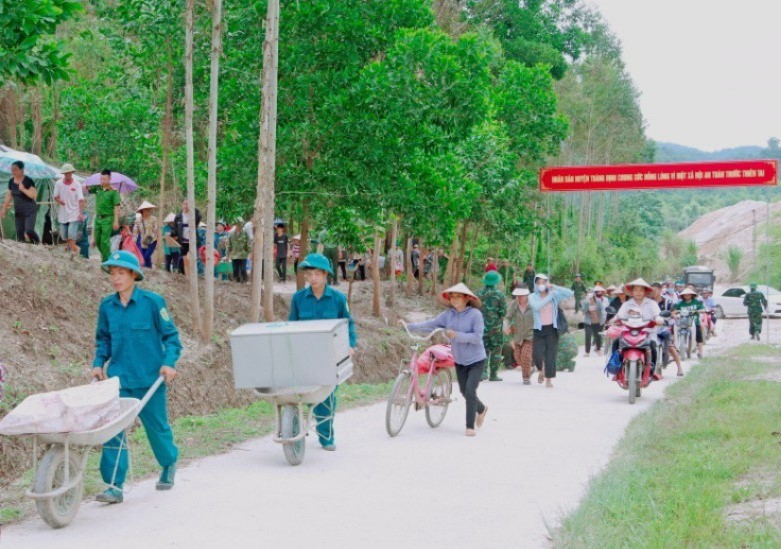 Nội dung sơ tán nhân dân đến nơi an toàn trong buổi tổng duyệt chương trình diễn tập phòng chống lụt bão, tìm kiếm cứu nạn huyện Tràng Định năm 2024