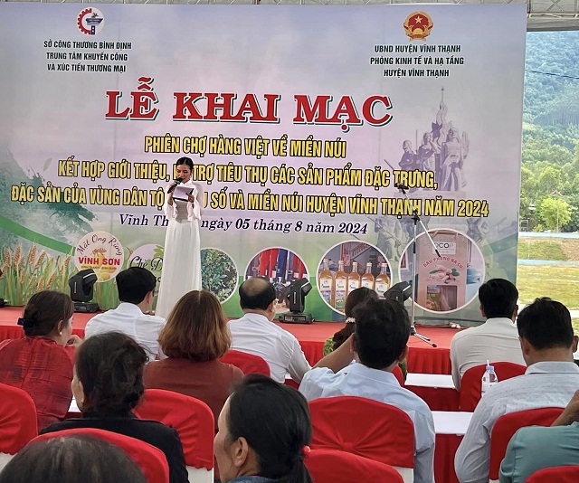 Quang cảnh Lễ Khai mạc Phiên chợ. Ảnh: Quỳnh Mai