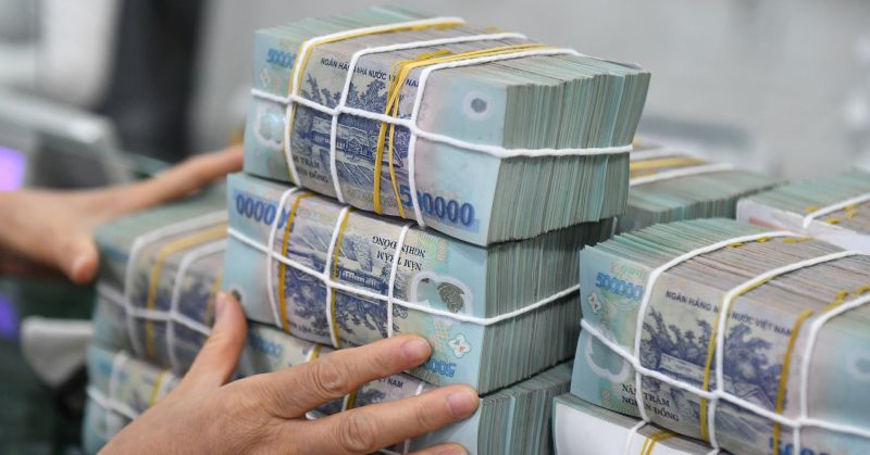 Một nhà băng bất ngờ tăng lãi suất sau 3 tháng đứng im