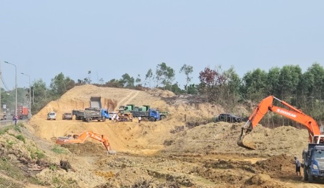 Công trường dự án cao tốc Hòa Liên - Túy Loan. Công trường dự án cao tốc Hòa Liên - Túy Loan.