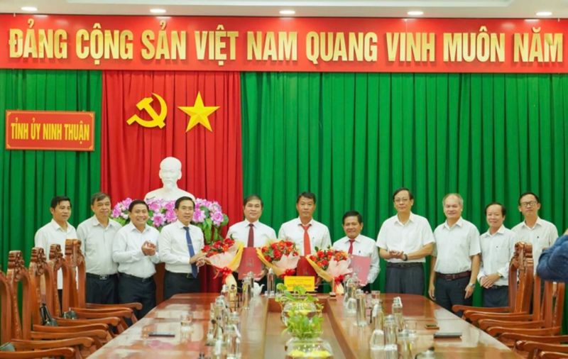Ninh Thuận công bố các quyết định bổ nhiệm cán bộ