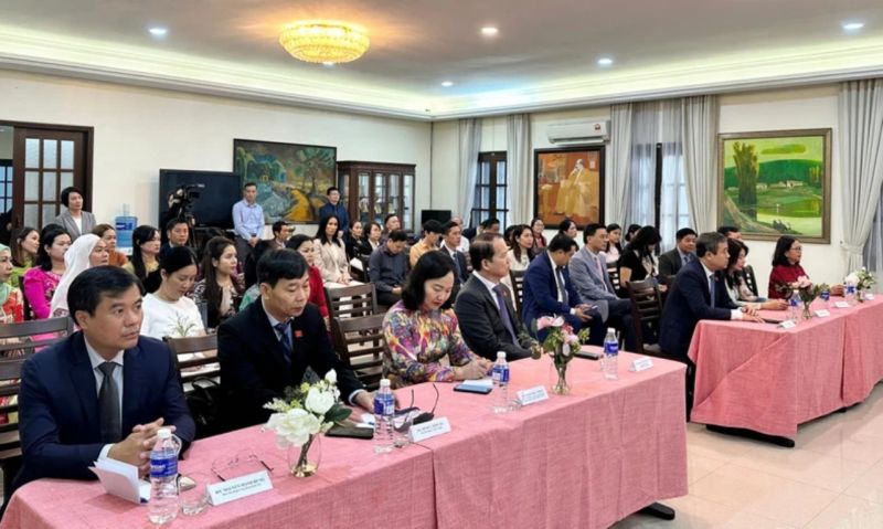 Các đại biểu dự buổi gặp mặt