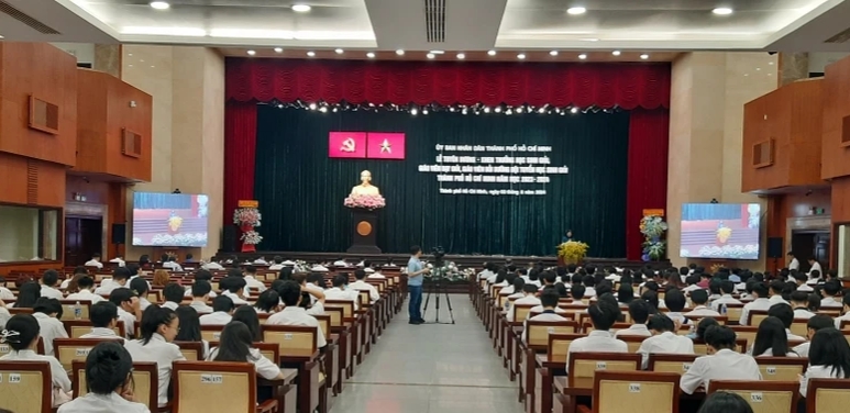 TP. HCM tuyên dương hơn 500 học sinh giỏi, giáo viên giỏi