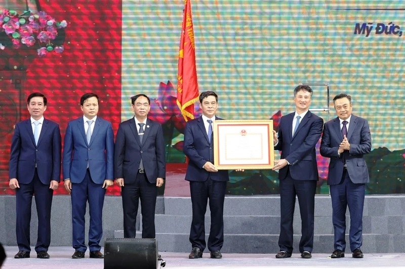 Huyện Mỹ Đức đón nhận Bằng đạt chuẩn nông thôn mới