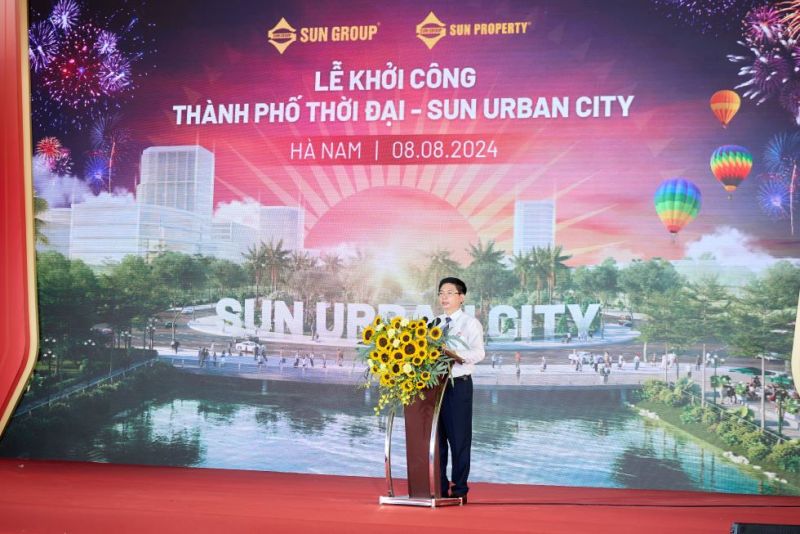Ông Trương Quốc Huy, Phó Bí thư Tỉnh ủy, Chủ tịch UBND tỉnh Hà Nam phát biểu tại buổi lễ