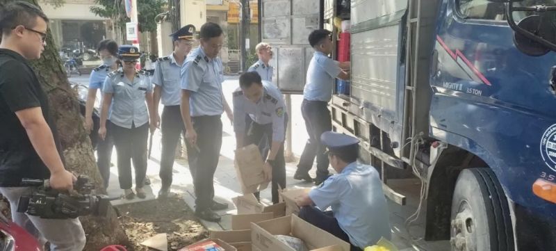 Tạm giữ 10.340 sản phẩm hàng hóa đồ dùng học tập, hàng tiêu dùng vi phạm