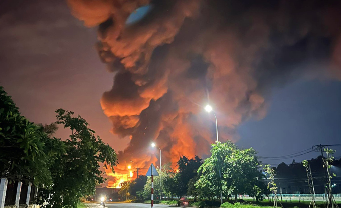 Đồng Nai: Cháy lớn công ty sản xuất đồ gỗ