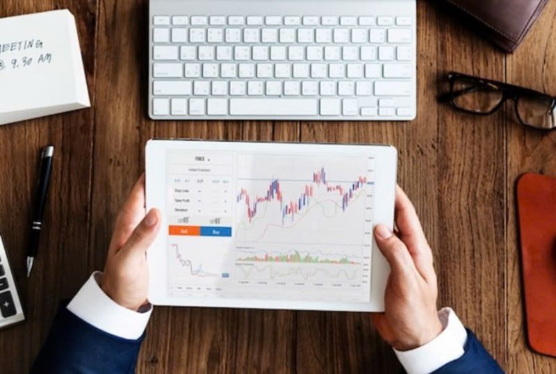 Chứng khoán phiên sáng 8/8: Nhà đầu tư chú ý đến nhóm dệt may, xuất khẩu