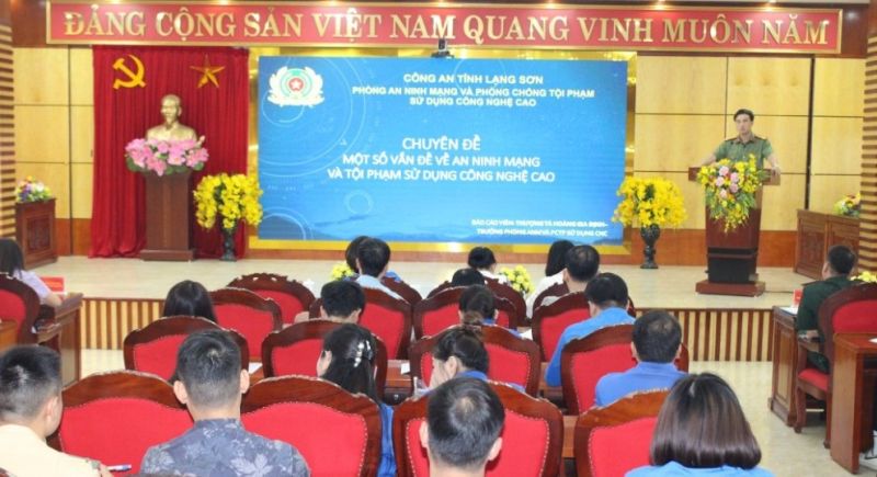 Các đại biểu tham dự diễn đàn