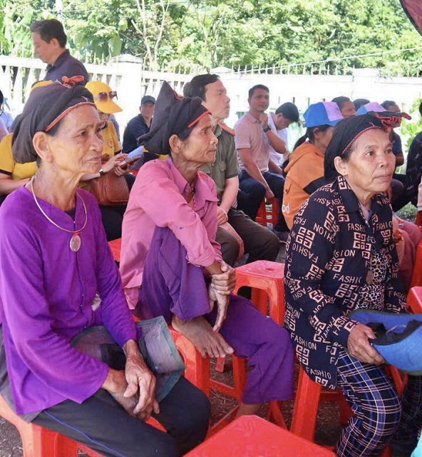 Đồng b&agrave;o d&acirc;n tộc thiểu số l&agrave;ng 03 tham dự Chương tr&igrave;nh &ldquo;X&atilde; hội v&agrave; từ thiện &ndash; 2024&rdquo;. Ảnh: H.B&iacute;ch