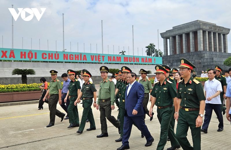 Thủ tướng Phạm Minh Chính cùng lãnh đạo các Bộ ngành, Ban quản lý Lăng kiểm tra công tác tu bổ định kỳ công trình Lăng Chủ tịch Hồ Chí Minh