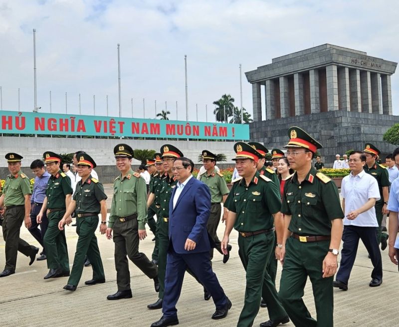 Thủ tướng kiểm tra công tác tu bổ công trình Lăng Chủ tịch Hồ Chí Minh