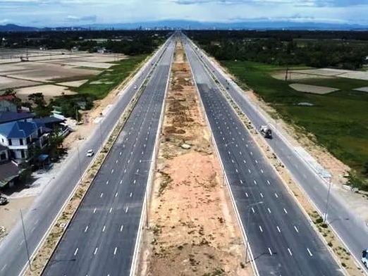 Dự án có tổng chiều dài 10,8 km với mặt đường rộng 160 m.