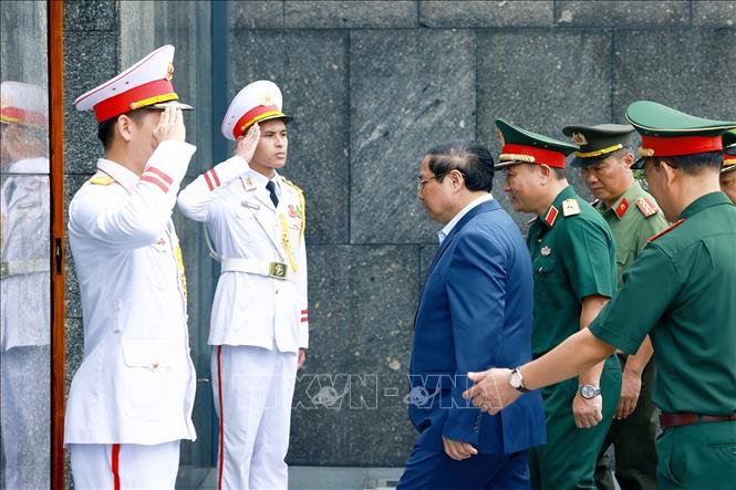 Thủ tướng Phạm Minh Chính kiểm tra công tác tu bổ định kỳ công trình Lăng Chủ tịch Hồ Chí Minh năm 2024. Ảnh: Dương Giang/TTXVN