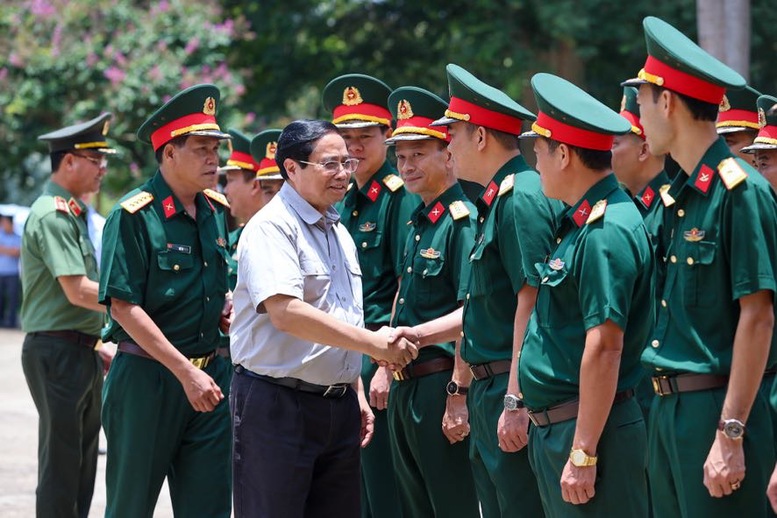 Thủ tướng Phạm Minh Chính thăm Bộ Chỉ huy quân sự tỉnh Đắk Lắk - Ảnh: VGP/Nhật Bắc