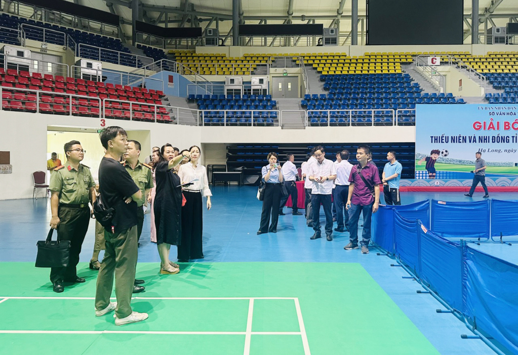 Ban Tổ chức cuộc thi phối hợp rà soát tại Khu liên hợp thể thao Quảng Ninh để lên phương án thiết kế sân thi đấu. Ban Tổ chức cuộc thi phối hợp rà soát tại Khu liên hợp thể thao Quảng Ninh để lên phương án thiết kế sân thi đấu.