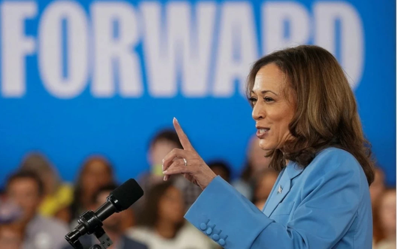 Ứng cử viên Tổng thống của đảng Dân chủ Kamala Harris phát biểu trước 300 ngường ủng hộ tại tiểu bang Bắc Caroline hôm 16/8. (Nguồn: Reuters)