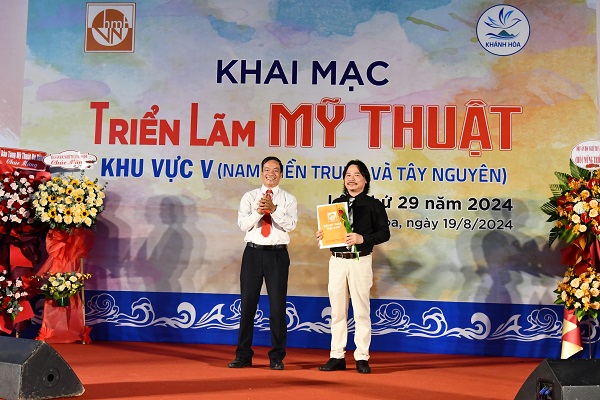 Trao Giải B