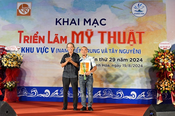 Trao Giải A