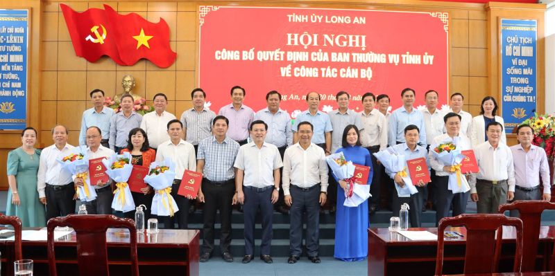 Long An: Công bố quyết định của Ban Thường vụ Tỉnh ủy về công tác cán bộ