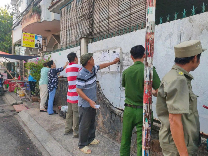 Gỡ bỏ hơn 300.000 quảng cáo bẩn trên nhiều tuyến đường tại TP. Hồ Chí Minh