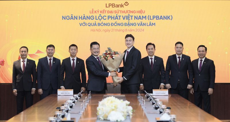 Thủ môn hàng đầu Việt Nam Đặng Văn Lâm được LPBank lựa chọn làm Đại sứ thương hiệu