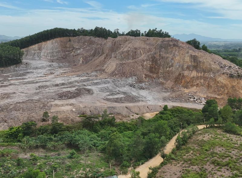 Khai thác mỏ vượt công suất, một doanh nghiệp bị phạt 300 triệu đồng