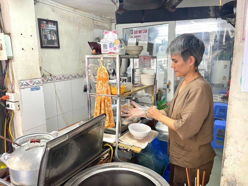 Phở “treo” Hà Nội – Những tô phở thấm đượm tình người