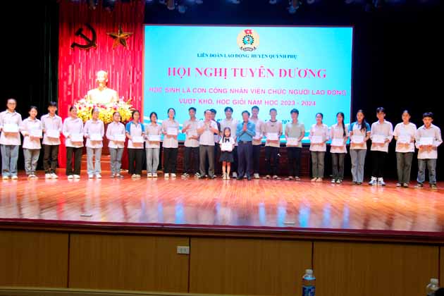 Huyện Quỳnh Phụ tuyên dương khen thưởng 286 học sinh vượt khó, học giỏi năm học 2023 – 2024