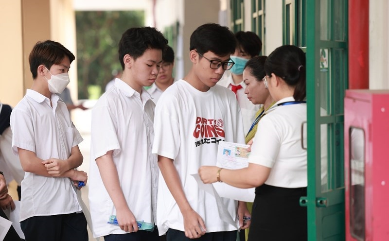 Thí sinh làm bài thi tham khảo đánh giá năng lực của Đại học Quốc gia Hà Nội từ ngày 1/9