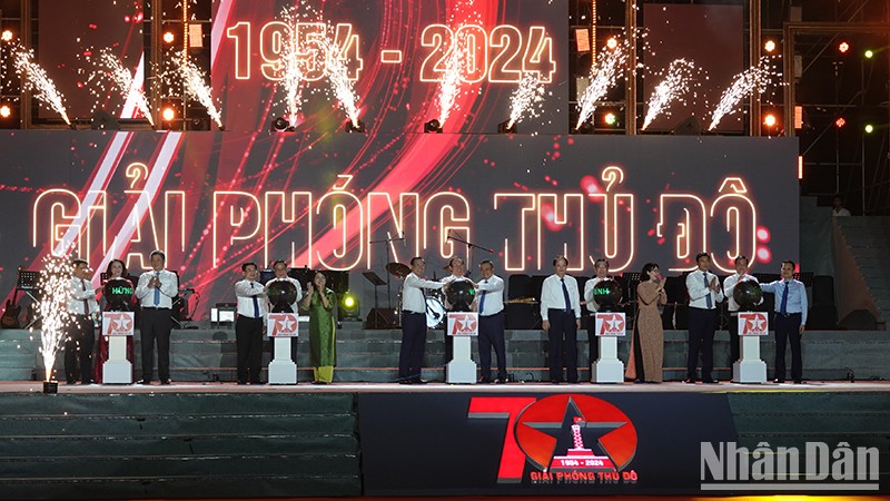 Ấn tượng chương trình khai mạc “Những ngày Hà Nội tại Thành phố Hồ Chí Minh”