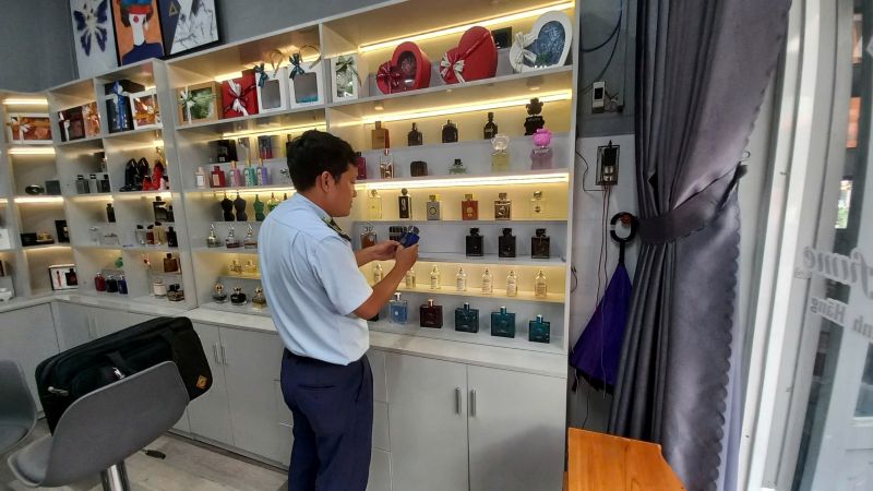 Phát hiện kinh doanh mỹ phẩm nhập lậu trên facebook