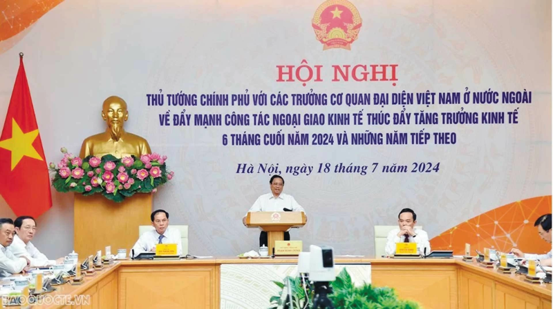 Thủ tướng Chính phủ Phạm Minh Chính chủ trì cuộc họp với các Trưởng cơ quan đại diện Việt Nam ở nước ngoài, tháng 7/2024. (Ảnh: Tuấn Anh)