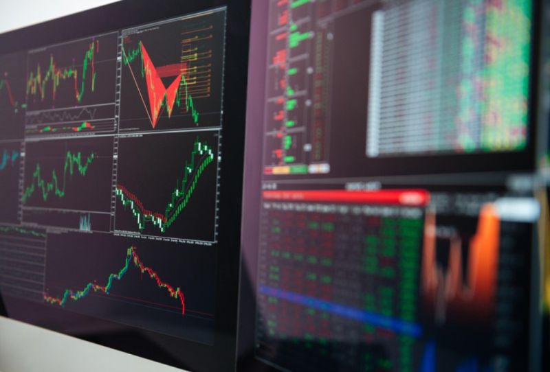 Chứng khoán phiên chiều 29/8: Nhóm ngân hàng hạ nhiệt, VN-Index lùi về vạch xuất phát